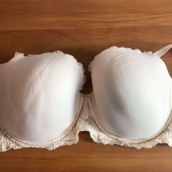 Woman’s Victoria Secret Cream Dream Angels Lined Demi Lace Bra Size 40DD - Picture 4 of 6